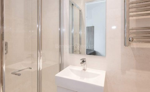 Brompton Road, Knightsbridge, SW3