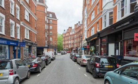 High Street Kensington, W8