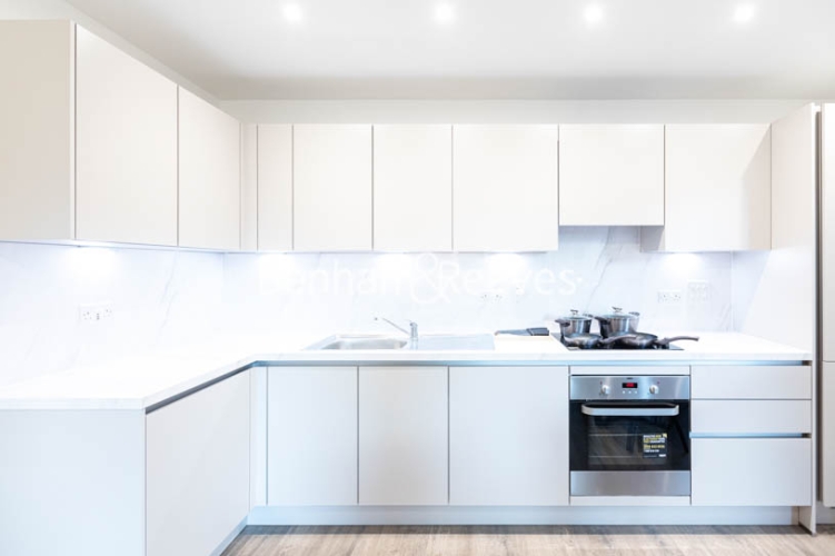 2  bedrooms flat to rent in East Acton Lane, Acton, W3-image 2