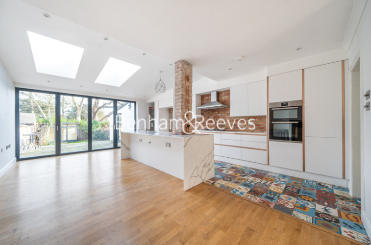 4  bedrooms house to rent in Brentmead gardens, Ealing, NW10-image 4