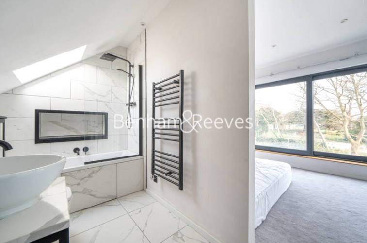 4  bedrooms house to rent in Brentmead gardens, Ealing, NW10-image 6
