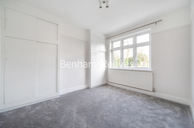 4  bedrooms house to rent in Brentmead gardens, Ealing, NW10-image 10