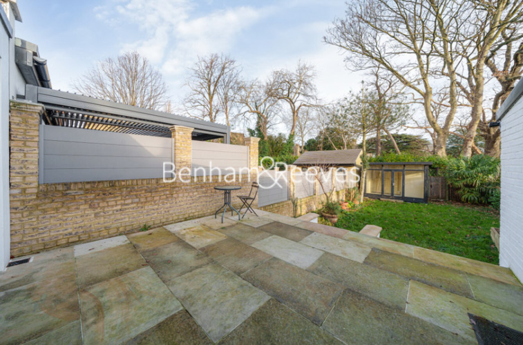 4  bedrooms house to rent in Brentmead gardens, Ealing, NW10-image 21