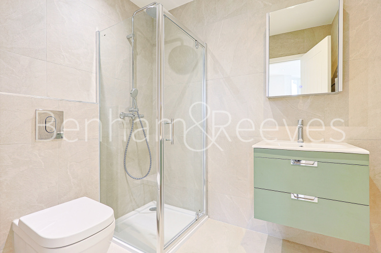 3  bedrooms flat to rent in Disraeli Road, Hammersmith, SW15-image 4