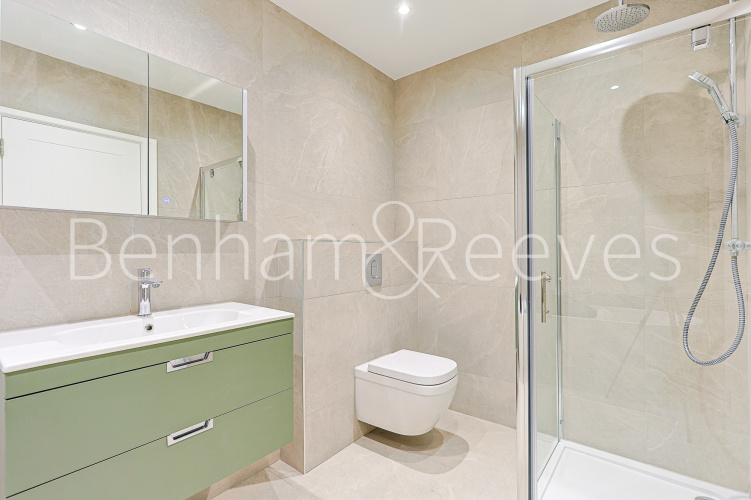 3  bedrooms flat to rent in Disraeli Road, Hammersmith, SW15-image 9