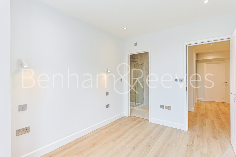 3  bedrooms flat to rent in Disraeli Road, Hammersmith, SW15-image 17