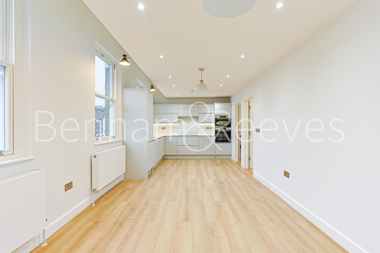 2  bedrooms flat to rent in Disraeli Road, Hammersmith, SW15-image 5