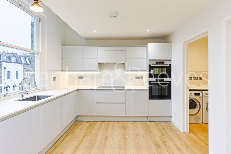 2  bedrooms flat to rent in Disraeli Road, Hammersmith, SW15-image 6