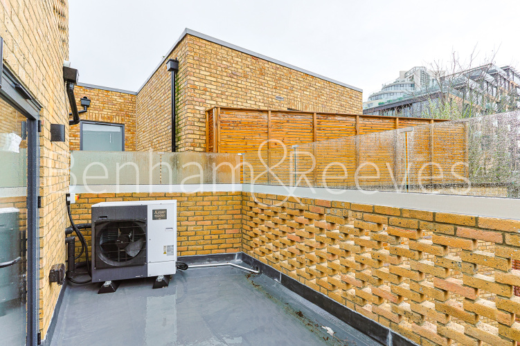 2  bedrooms flat to rent in Disraeli Road, Hammersmith, SW15-image 10