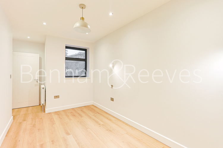 2  bedrooms flat to rent in Disraeli Road, Hammersmith, SW15-image 15