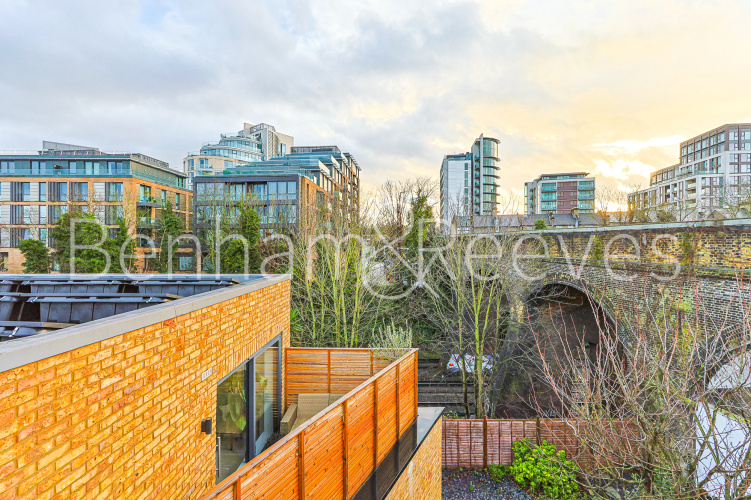 2  bedrooms flat to rent in Disraeli Road, Hammersmith, SW15-image 10