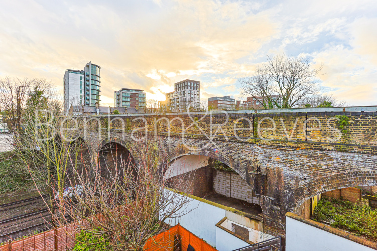 2  bedrooms flat to rent in Disraeli Road, Hammersmith, SW15-image 11
