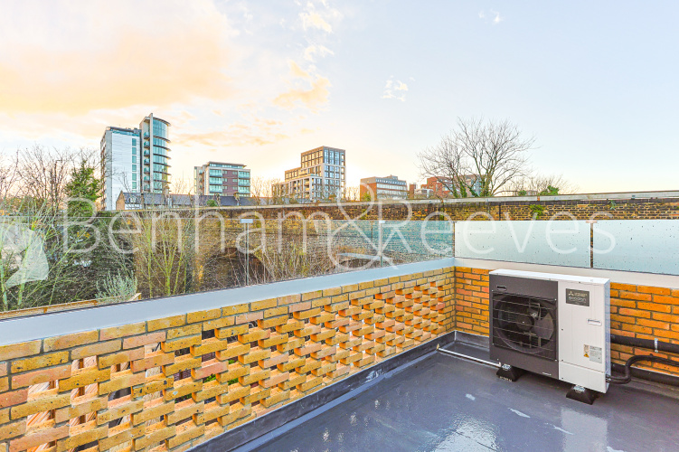2  bedrooms flat to rent in Disraeli Road, Hammersmith, SW15-image 12