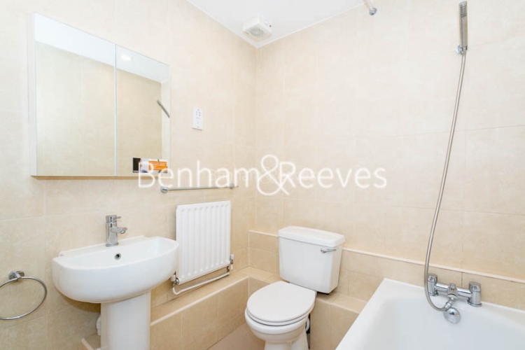 3  bedrooms flat to rent in Parkhill Road, Belsize Park, NW3-image 4