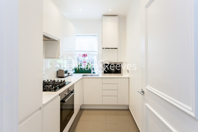 3  bedrooms flat to rent in Goldhurst Terrace, South Hampstead, NW6-image 2