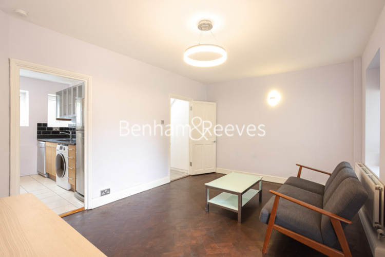 3  bedrooms flat to rent in Chelsea Manor Court, Chelsea, SW3-image 11