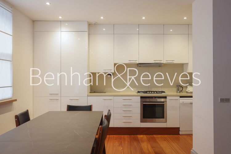 3  bedrooms flat to rent in Phillimore Walk, Kensington, W8-image 2