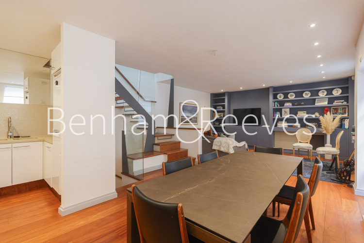 3  bedrooms flat to rent in Phillimore Walk, Kensington, W8-image 5