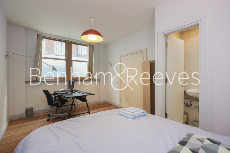 3  bedrooms flat to rent in Phillimore Walk, Kensington, W8-image 11