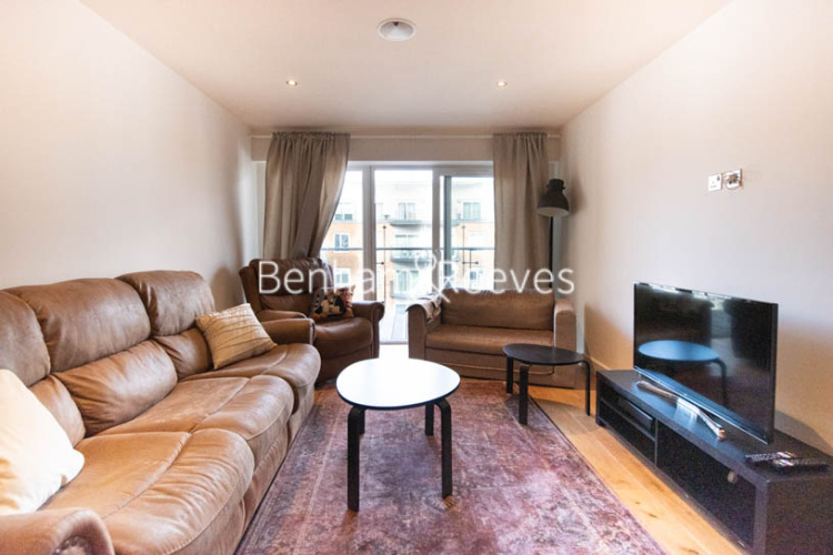 3  bedrooms flat to rent in Boulevard Drive, Colindale, NW9-image 1