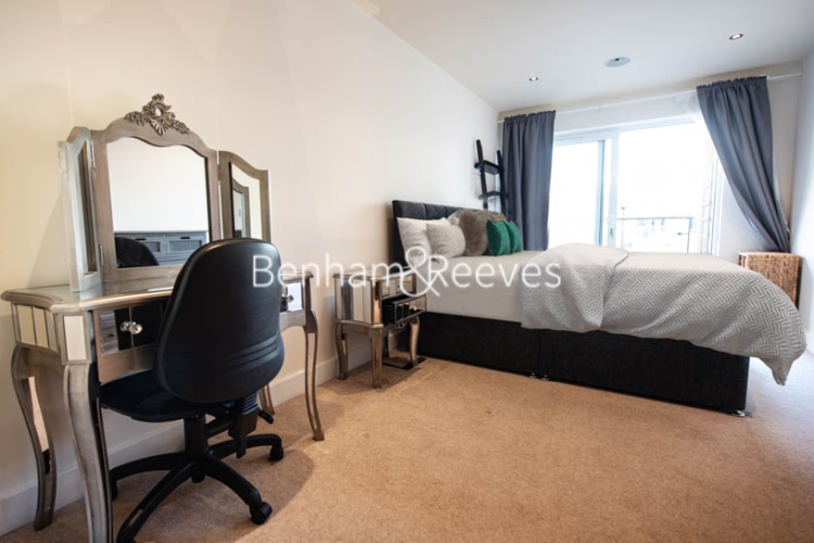 3  bedrooms flat to rent in Boulevard Drive, Colindale, NW9-image 8