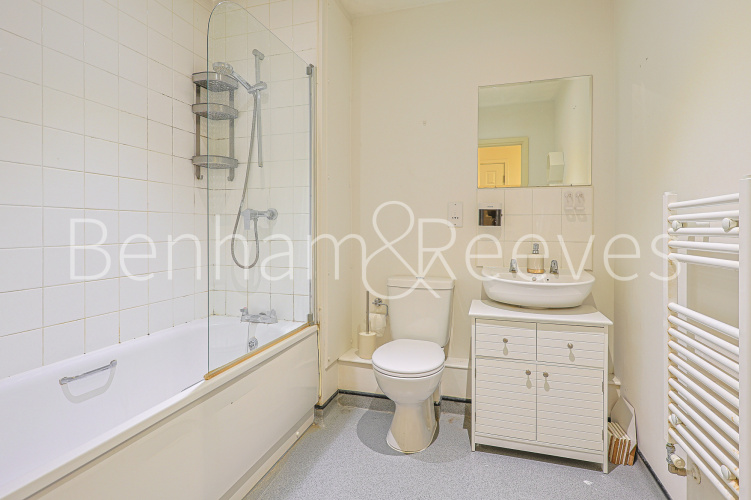 1  bedroom flat to rent in Mar House,The Hyde, NW9-image 6