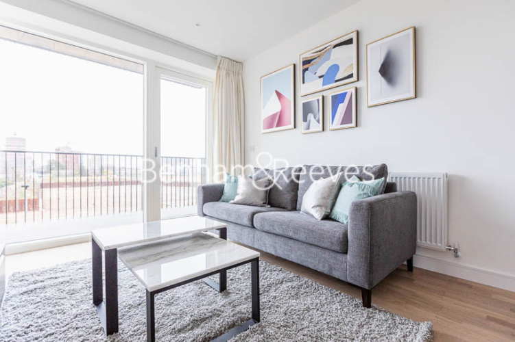 1  bedroom flat to rent in Accolade Avenue, Southall, UB1-image 1