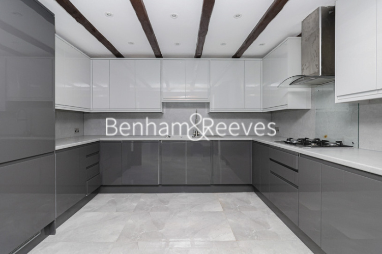 5  bedrooms house to rent in Swakeleys Road, Uxbridge, UB10-image 2