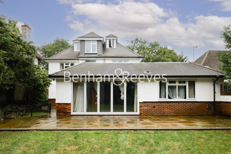 5  bedrooms house to rent in Swakeleys Road, Uxbridge, UB10-image 5