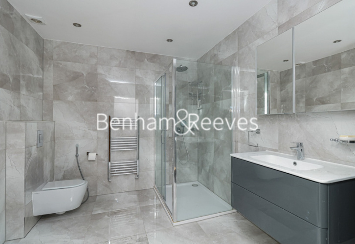 5  bedrooms house to rent in Swakeleys Road, Uxbridge, UB10-image 14