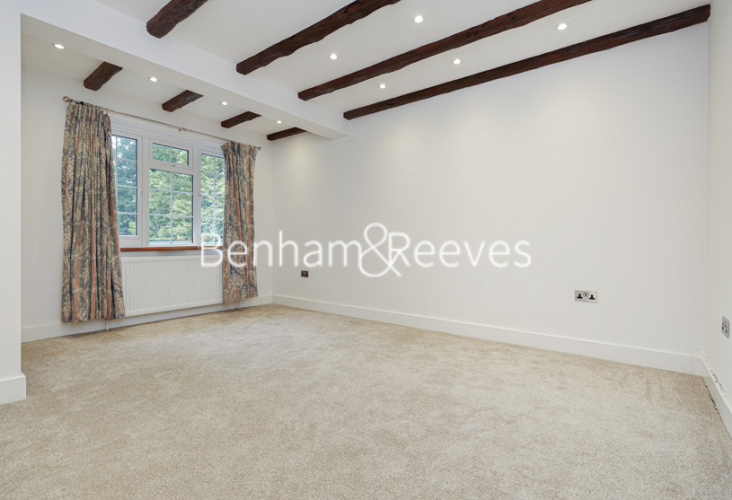 5  bedrooms house to rent in Swakeleys Road, Uxbridge, UB10-image 17