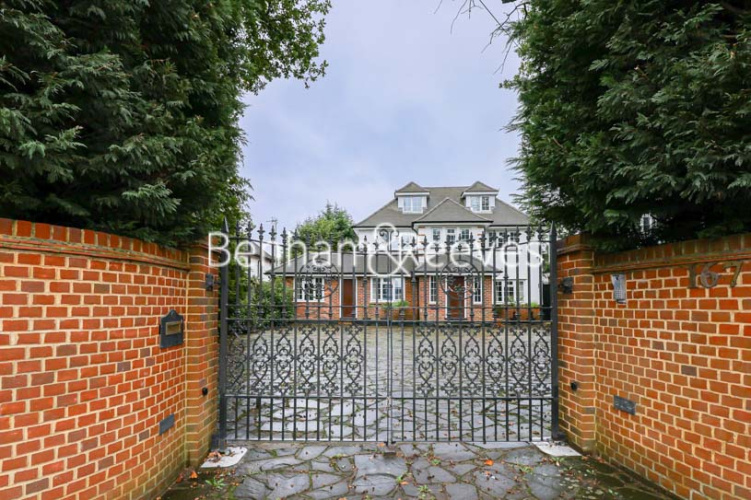 5  bedrooms house to rent in Swakeleys Road, Uxbridge, UB10-image 20