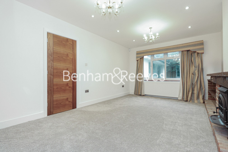 5  bedrooms house to rent in Swakeleys Road, Uxbridge, UB10-image 22