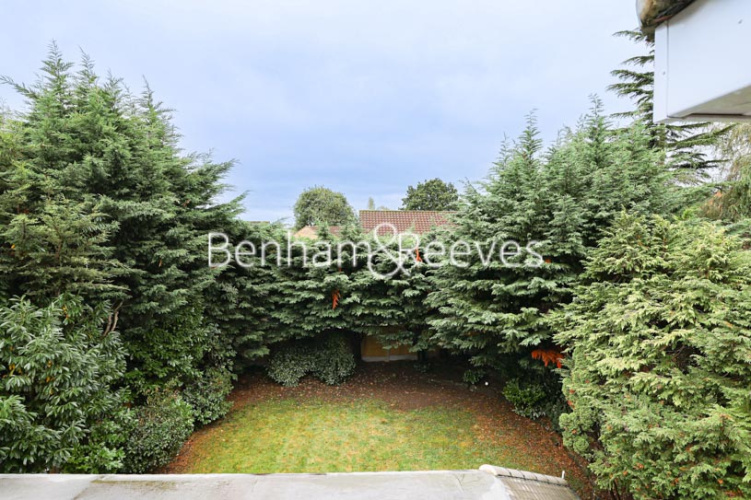 5  bedrooms house to rent in Swakeleys Road, Uxbridge, UB10-image 25