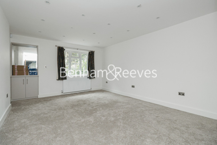 5  bedrooms house to rent in Swakeleys Road, Uxbridge, UB10-image 29