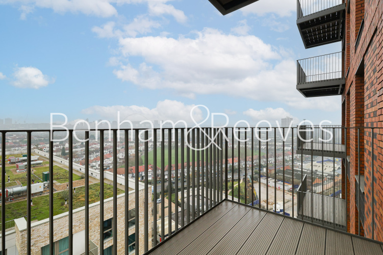 1  bedroom flat to rent in Quay Walk, Grand Union, HA0-image 5