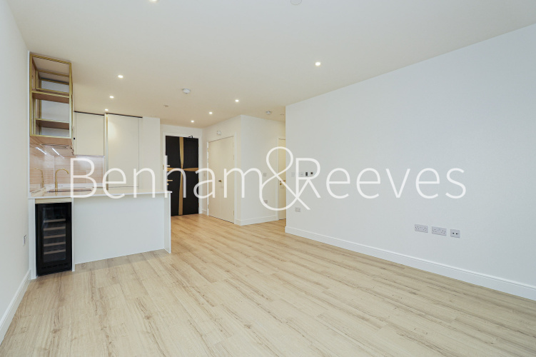 1  bedroom flat to rent in Quay Walk, Grand Union, HA0-image 17