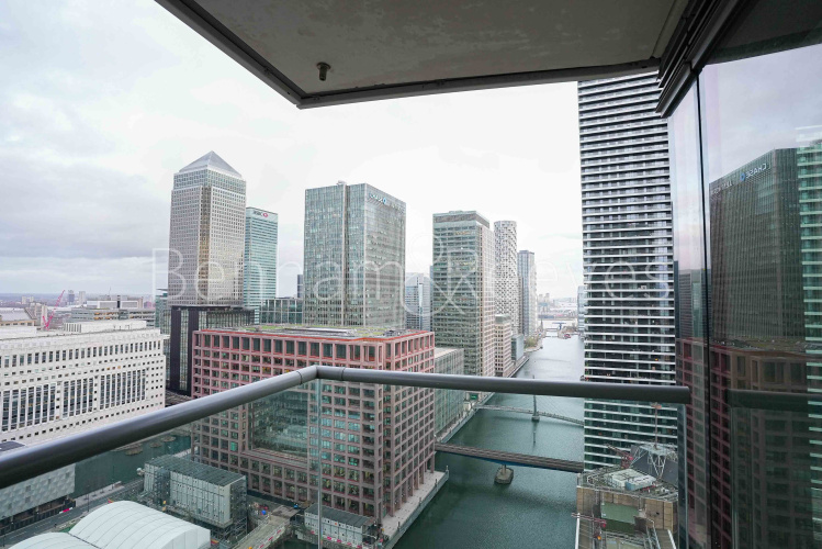 2  bedrooms flat to rent in Landmark east tower, Marsh wall, E14-image 7