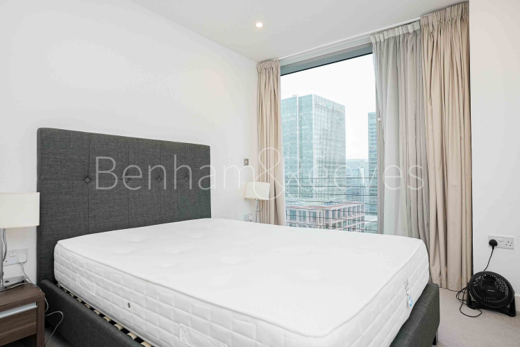 2  bedrooms flat to rent in Landmark east tower, Marsh wall, E14-image 10