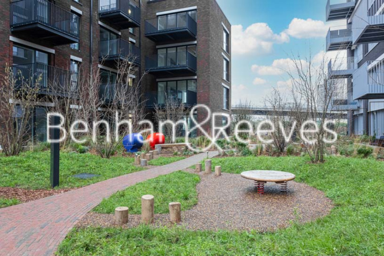 Studio flat to rent in Goodluck Hope Walk, Canary wharf, E14-image 8