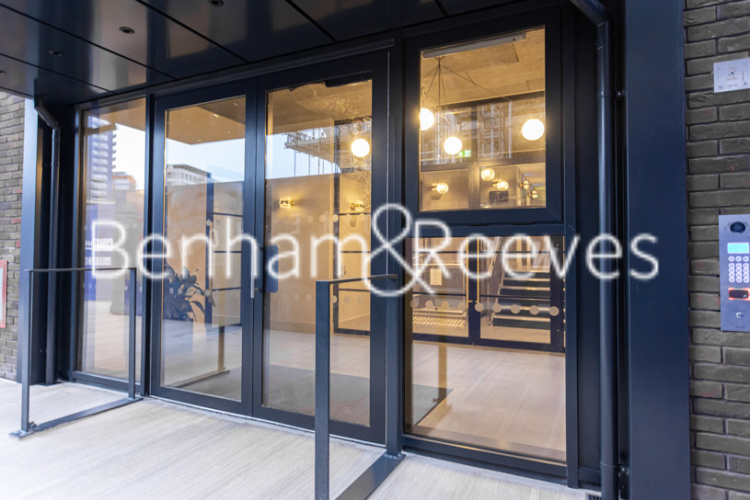 Studio flat to rent in Goodluck Hope Walk, Canary wharf, E14-image 16