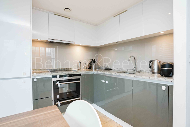 2  bedrooms flat to rent in Marsh Wall, Canary Wharf, E14-image 2