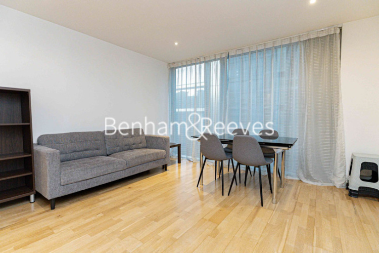1  bedroom flat to rent in west tower, Canary Wharf, E14-image 1