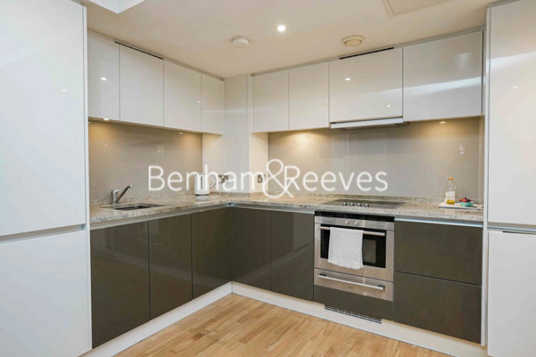 1  bedroom flat to rent in west tower, Canary Wharf, E14-image 2