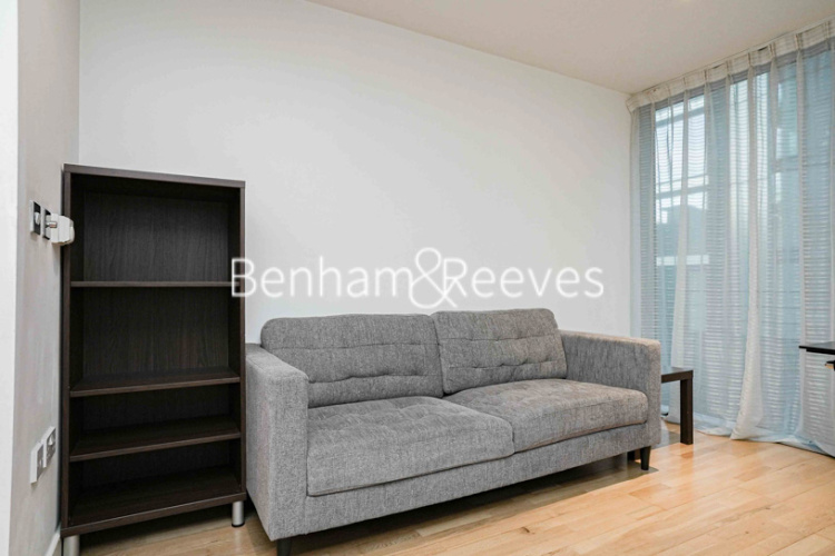 1  bedroom flat to rent in west tower, Canary Wharf, E14-image 11