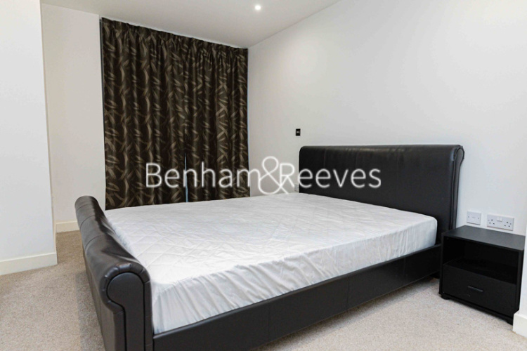 1  bedroom flat to rent in west tower, Canary Wharf, E14-image 13
