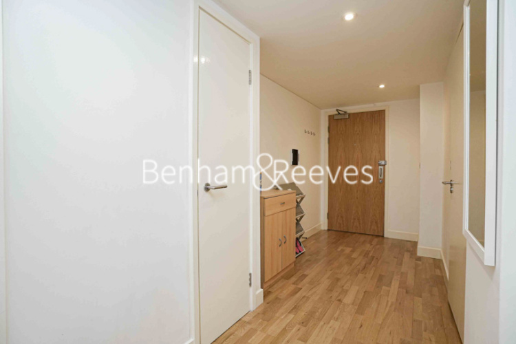 1  bedroom flat to rent in west tower, Canary Wharf, E14-image 14