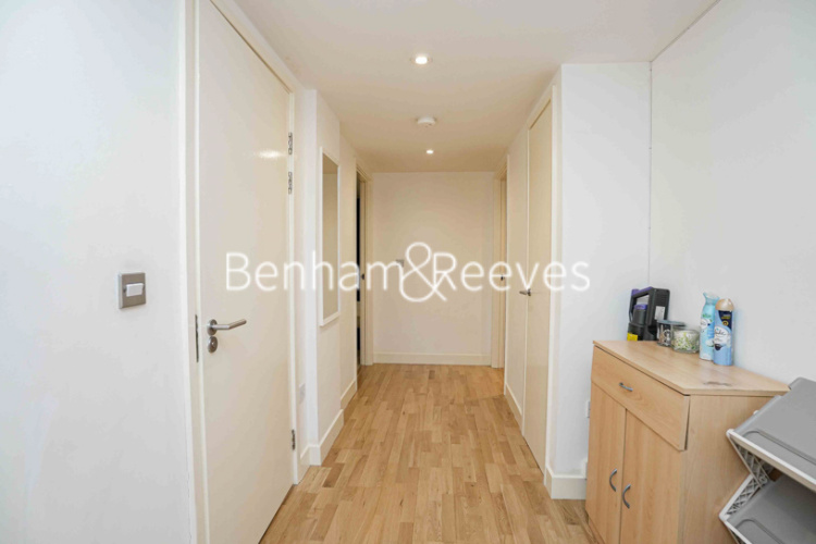 1  bedroom flat to rent in west tower, Canary Wharf, E14-image 18