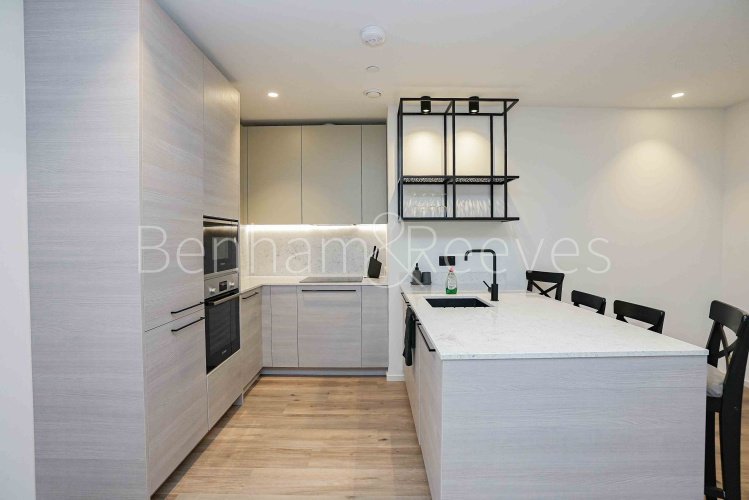 1  bedroom flat to rent in Hawser Lane, Poplar riverside, E14-image 2