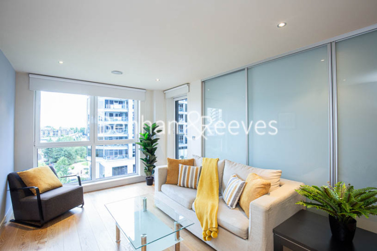 Studio flat to rent in Townmead Road, Fulham, SW6-image 1